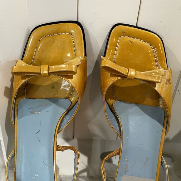 NEW Unisa Vintage 90s Patent Leather Slingback Bows Kitten Heel Sandals 6.5 NWOB - Picture 6 of 16